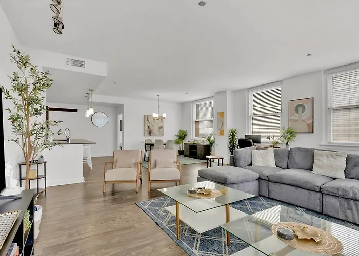 Apartment Heb 104 Spacious Downtown Worth, Free Parking, Gym *