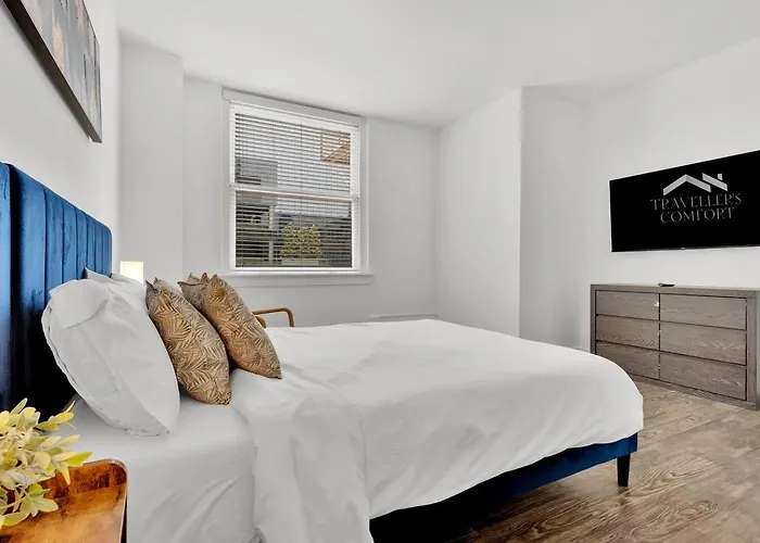 Heb 104 Spacious Downtown Worth, Free Parking, Gym Apartment