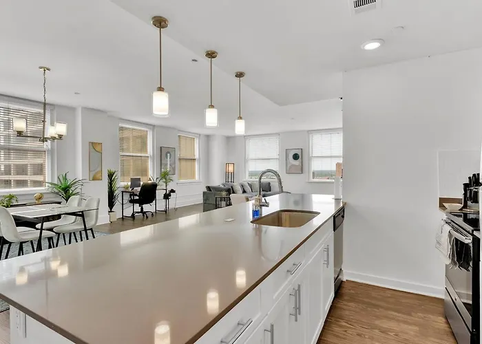 Apartment Heb 104 Spacious Downtown Worth, Free Parking, Gym *